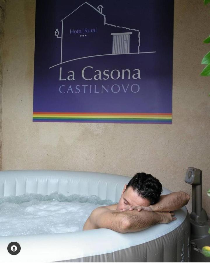 La Casona De Castilnovo - Gay Men Only Guest House Valdesaz Exterior photo