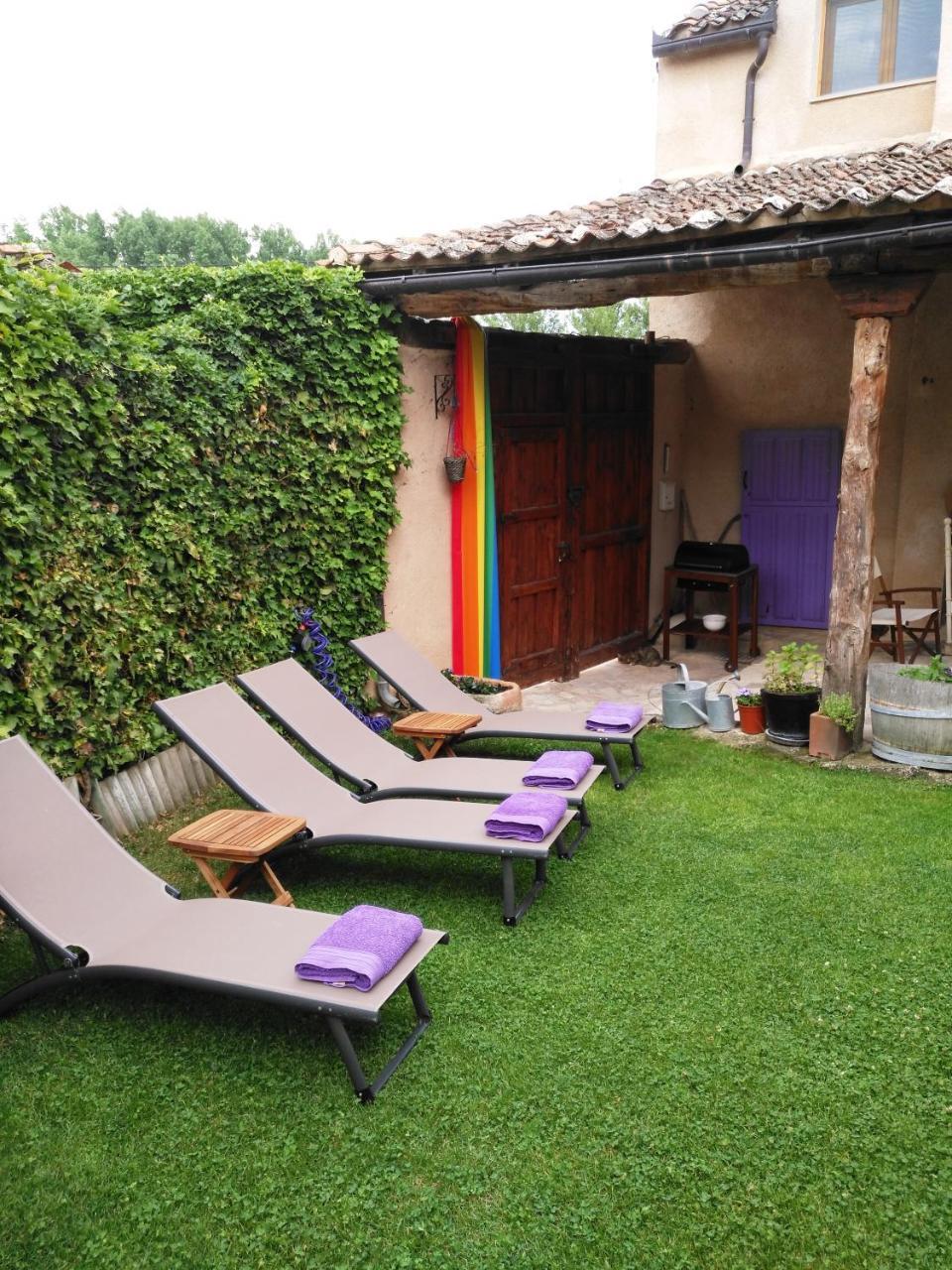 La Casona De Castilnovo - Gay Men Only Guest House Valdesaz Exterior photo